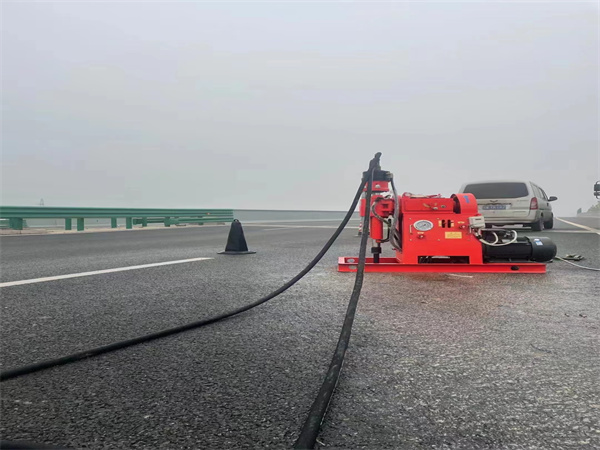 德宏马路路基路面开裂下沉注浆加固灌浆