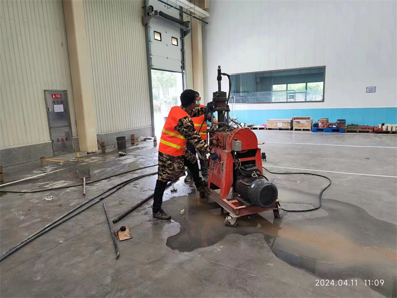 德宏厂房地面下沉塌陷注浆加固施工